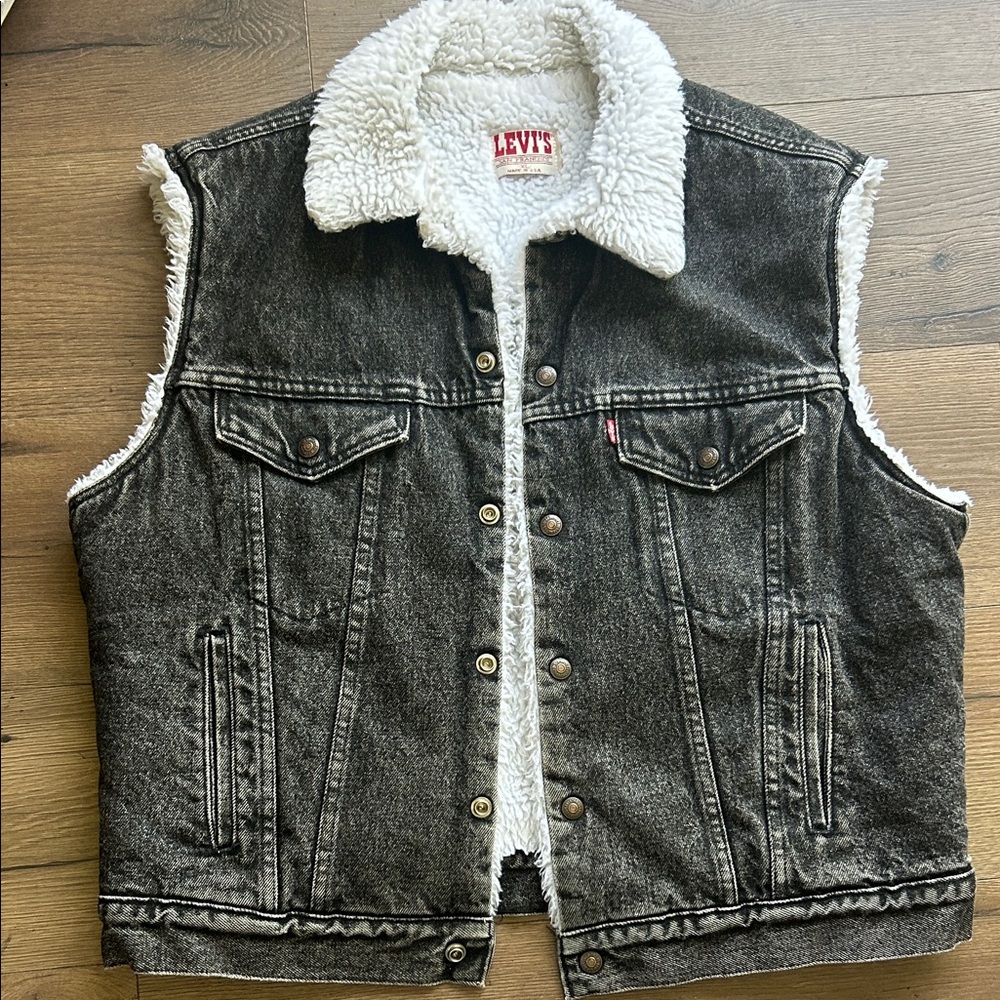 Levi's Vintage 80s Black Washed Denim Sherpa Vest with White Lining ! XL